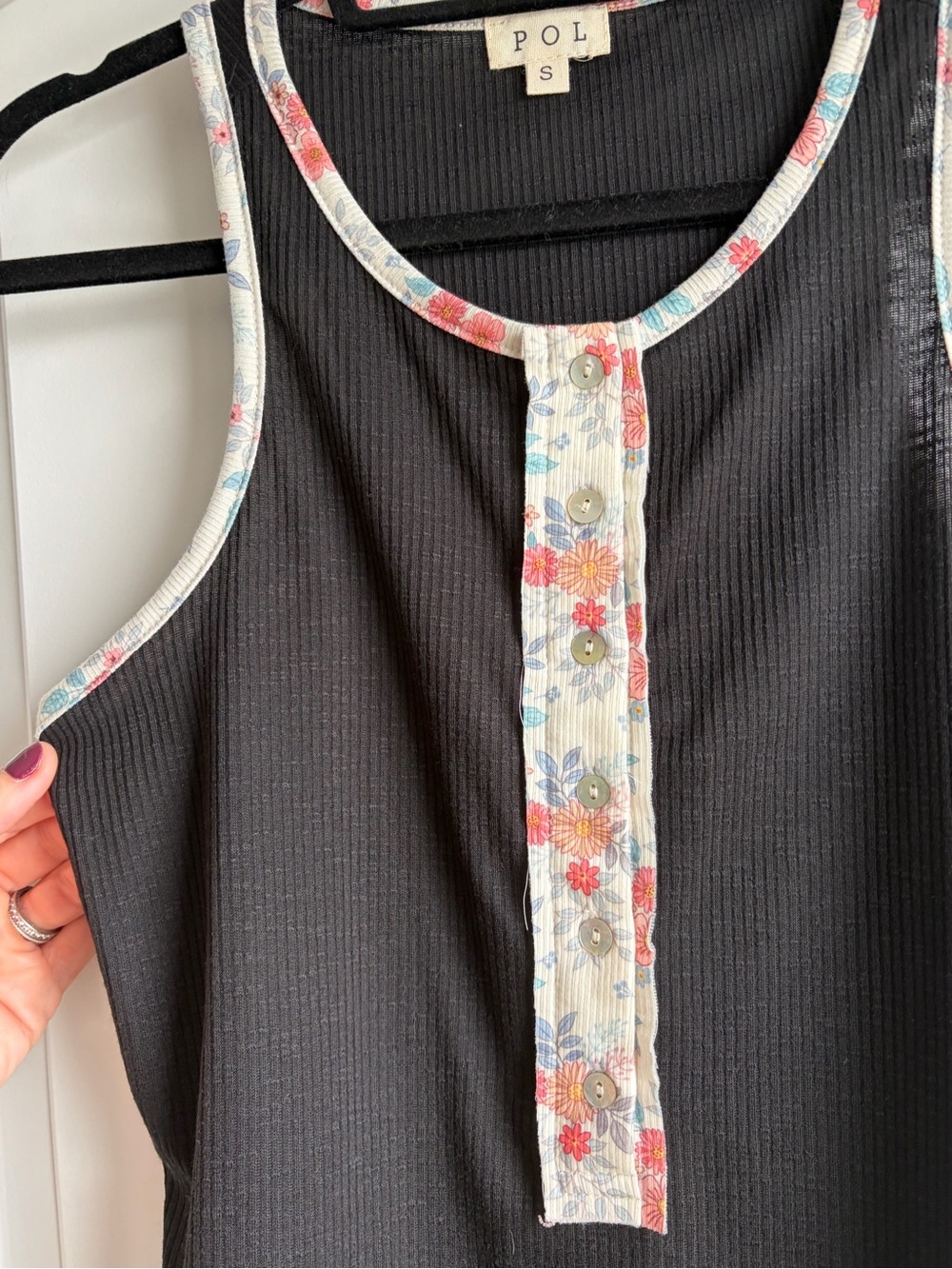 POL Ribbed Henley Racerback Tank Top Floral Trim Black Small NWOT - Picture 3 of 8